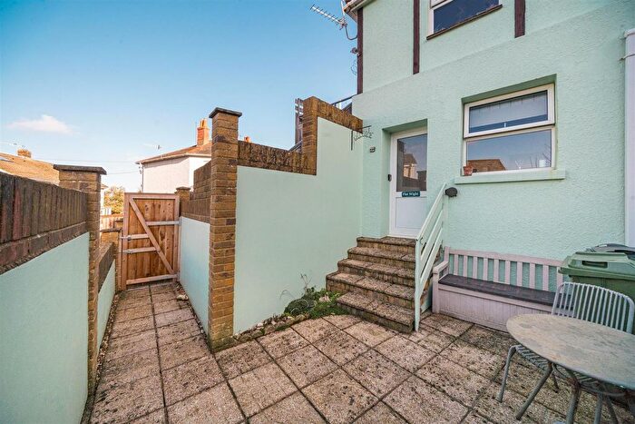 2 Bedroom Flat For Sale In Bembridge, Isle Of Wight, PO35