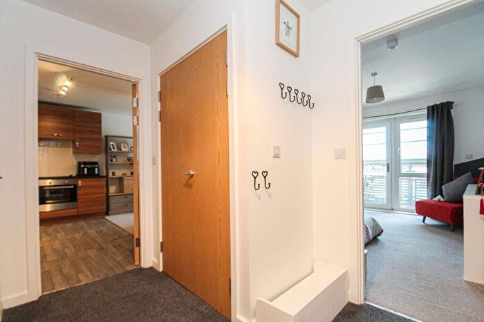 2 Bedroom Flat For Sale In Centenary Plaza, Southampton, SO19