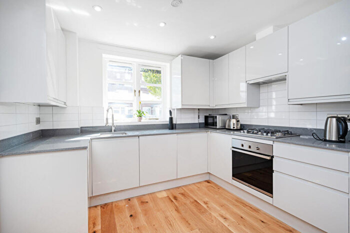 4 Bedroom House To Rent In Hainton Close, Aldgate, London, E1
