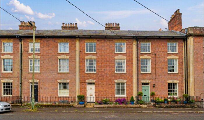 4 Bedroom Terraced House For Sale In Boreham Road, Warminster, BA12