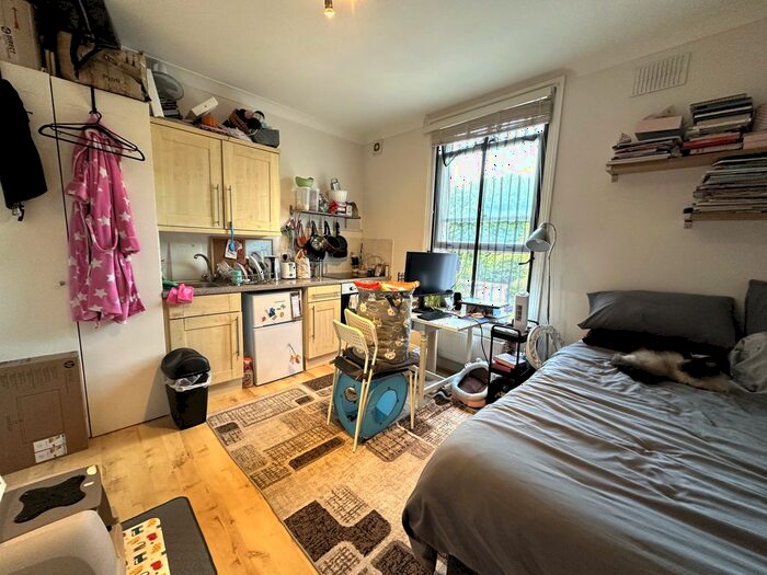 Studio To Rent In Ferme Park Road, Crouch End, N8