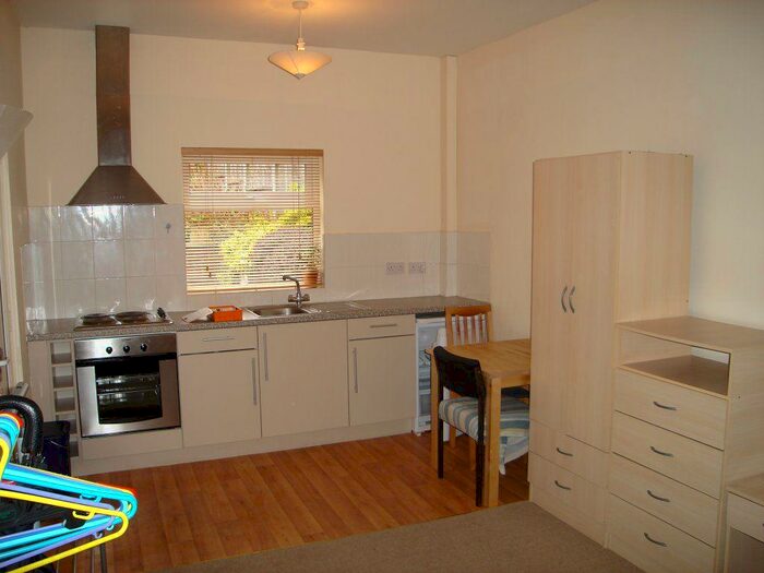 Studio To Rent In -, DE22