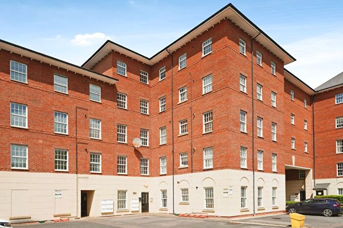 2 Bedroom Flat For Sale In Mayhill Way, Gloucester, Gloucestershire, GL1