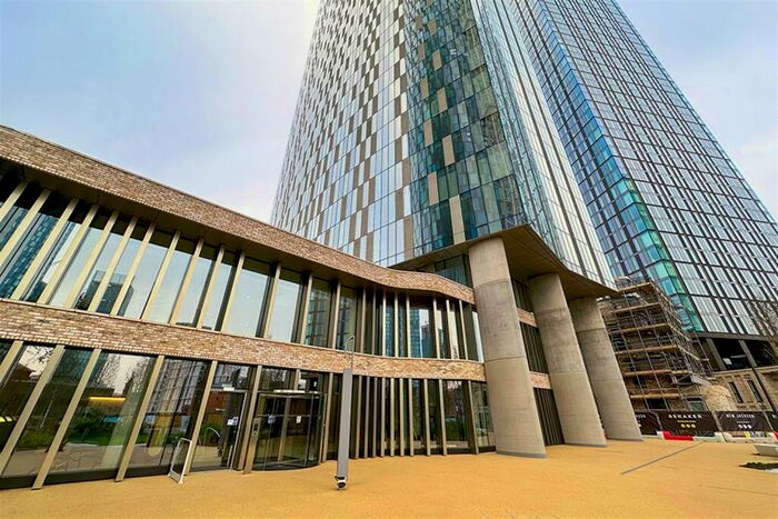 2 Bedroom Apartment To Rent In The Blade, M15