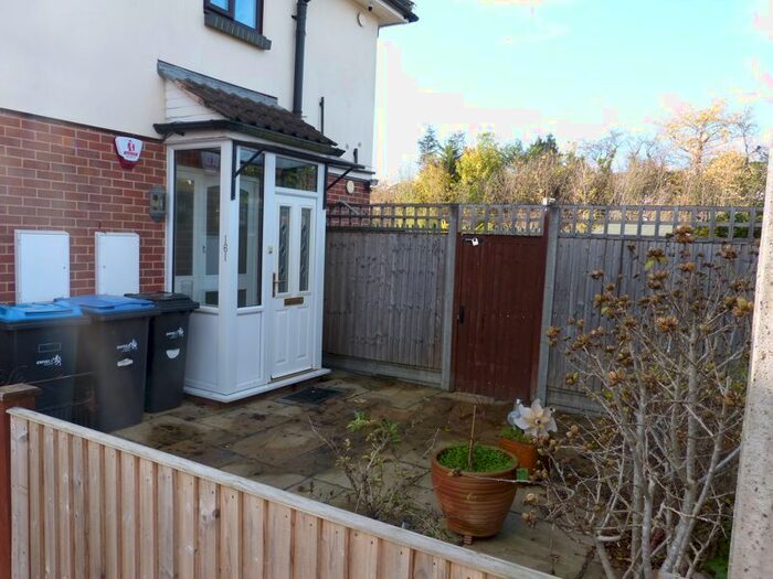 1 Bedroom Flat To Rent In Hoppers Road, London, N21