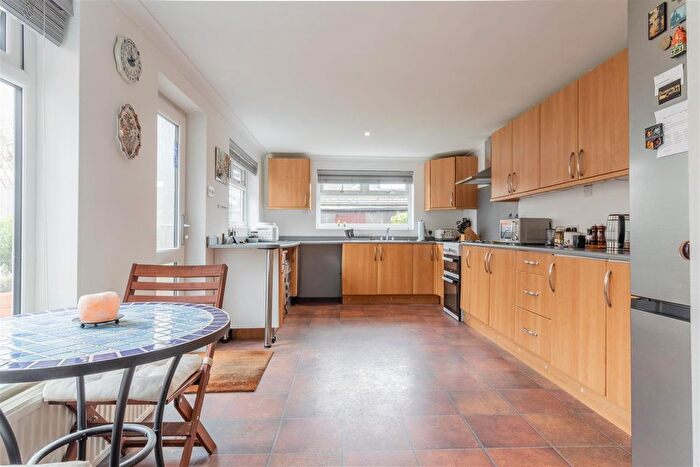 3 Bedroom Detached House For Sale In Coventry Street, Southam, CV47