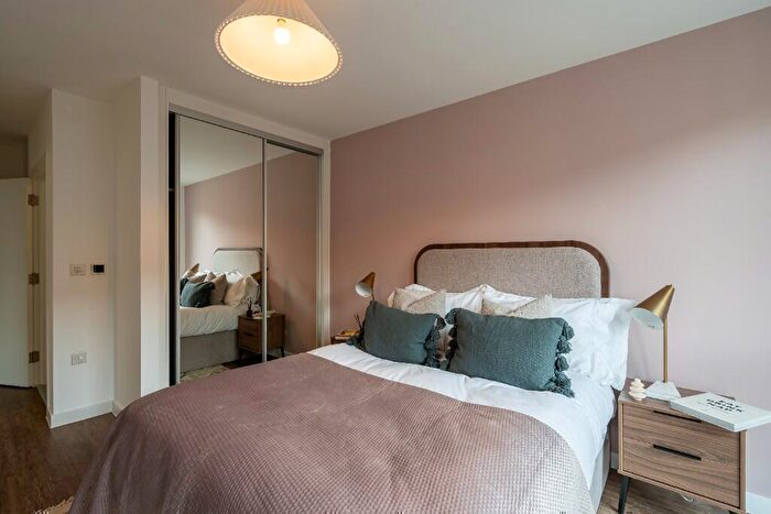 2 Bedroom Flat To Rent In Flat, Vanguard Way London, E17