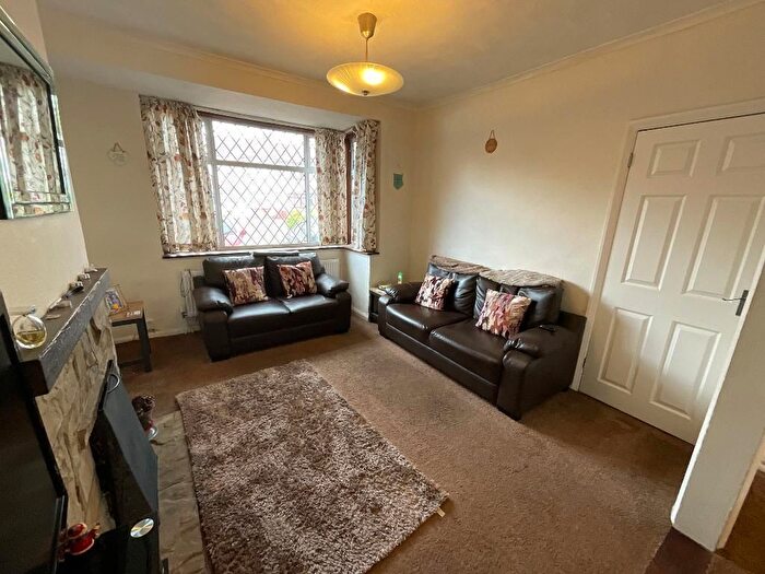 3 Bedroom Terraced House For Sale In Castle Avenue, Rainham, Essex, RM13