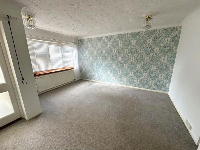 2 Bedroom Detached Bungalow For Sale In Whitton Close, Oulton Broad, Lowestoft, Suffolk, NR33