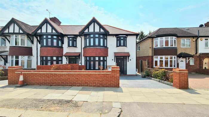 3 Bedroom End Of Terrace House To Rent In Charter Way, Southgate, N14