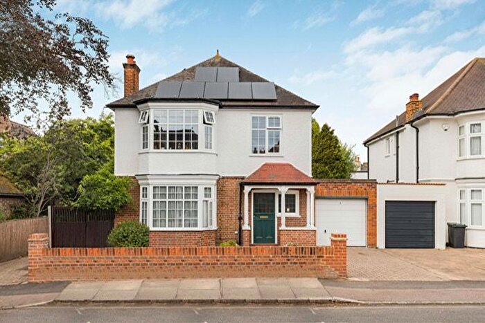 4 Bedroom Detached House For Sale In Wendover Road, Bromley, BR2