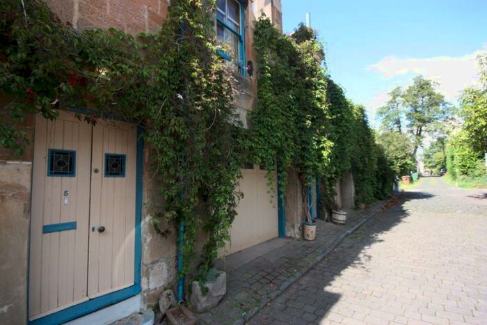 2 Bedroom Flat To Rent In Montague Lane, G12