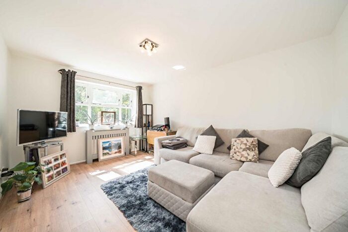 1 Bedroom Flat For Sale In Henry Doulton Drive, London, SW17