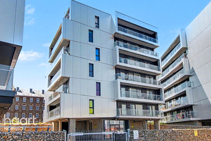 2 Bedroom Apartment For Sale In Geoffrey Watling Way, Norwich, NR1