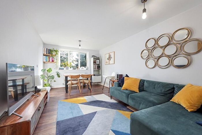 2 Bedroom Duplex For Sale In Langley Park Road, Sutton, SM2