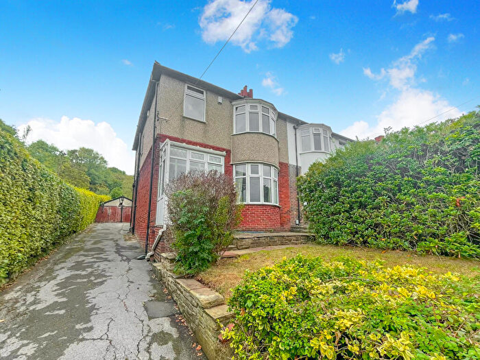 3 Bedroom Semi-Detached House For Sale In Wakefield Road, Lepton, Huddersfield, Kirklees, HD8