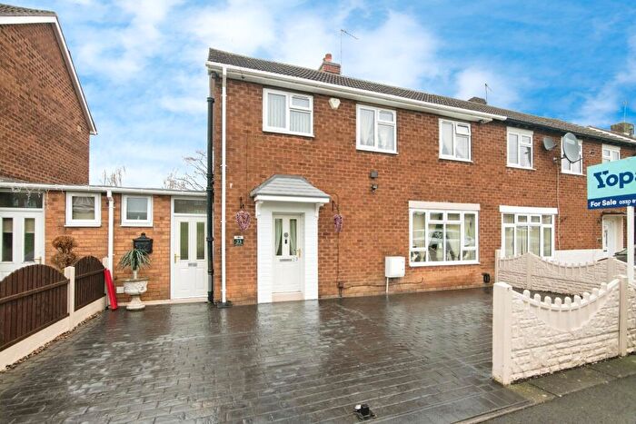 3 Bedroom Semi Detached House For Sale In Poplar Green, Old Park Farm Estate, Dudley, DY1