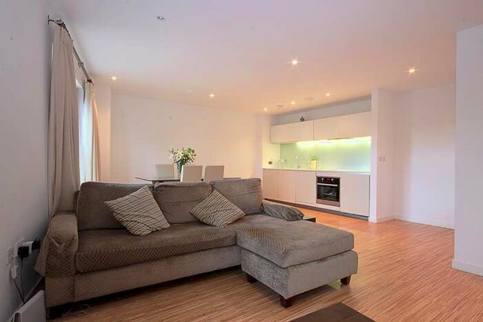 1 Bedroom Flat To Rent In Wingate Square, Clapham, London, SW4