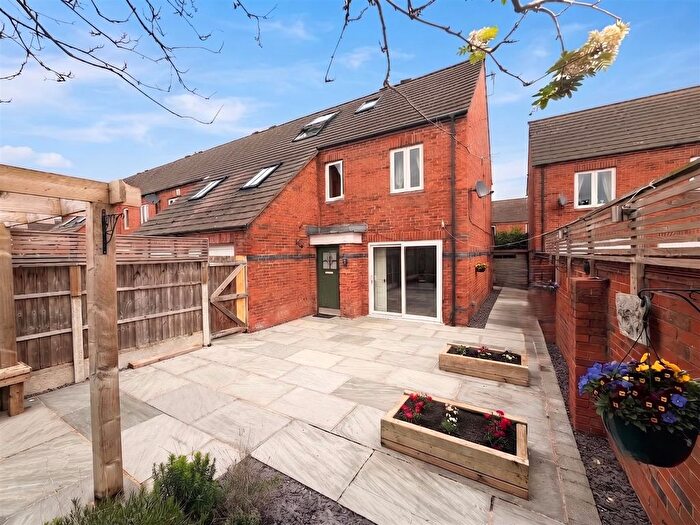 4 Bedroom Town House For Sale In Huntspill Road, West Timperley, Altrincham, WA14