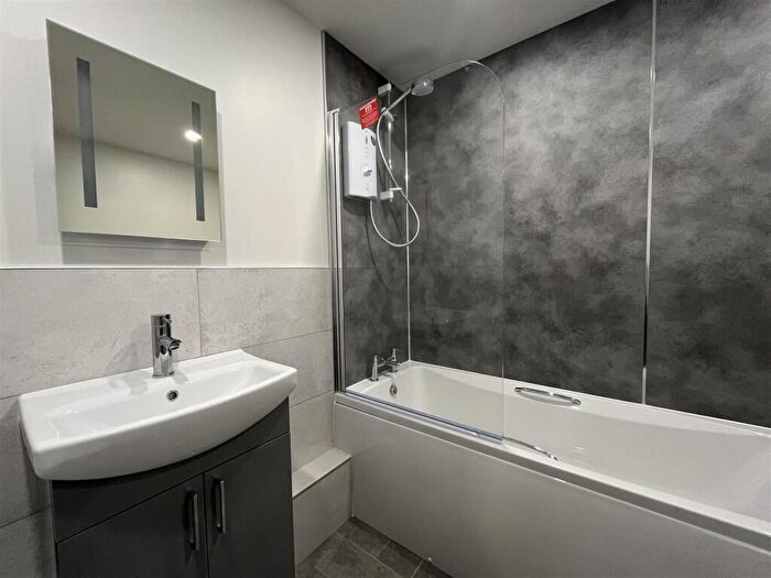 2 Bedroom Flat To Rent In Charterhouse Lane, Perth, PH2