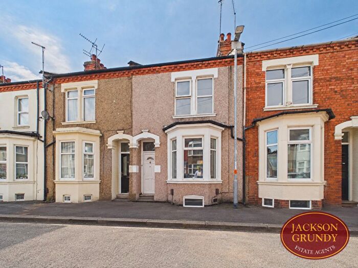 3 Bedroom Terraced House For Sale In Lutterworth Road, Abington, NN1