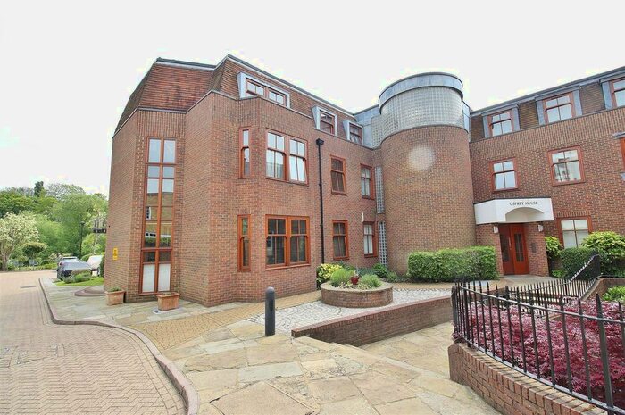 2 Bedroom Flat To Rent In Lower Square, Isleworth, TW7