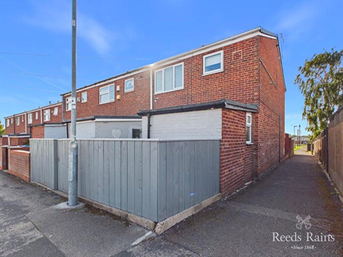 3 Bedroom End Of Terrace House For Sale In Greygarth Close, Bransholme, Hull, East Yorkshire, HU7