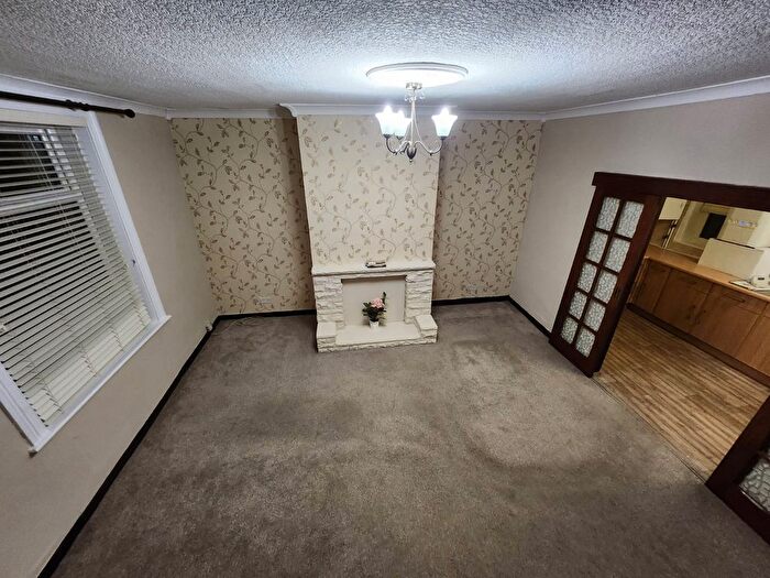 3 Bedroom Terraced House To Rent In Huddersfield Road, Mirfield, WF14