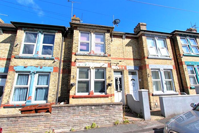3 Bedroom Terraced House For Sale In Louisville Avenue, Gillingham, ME7