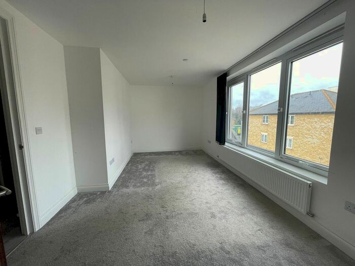 1 Bedroom Flat To Rent In West Street, Grays, RM17