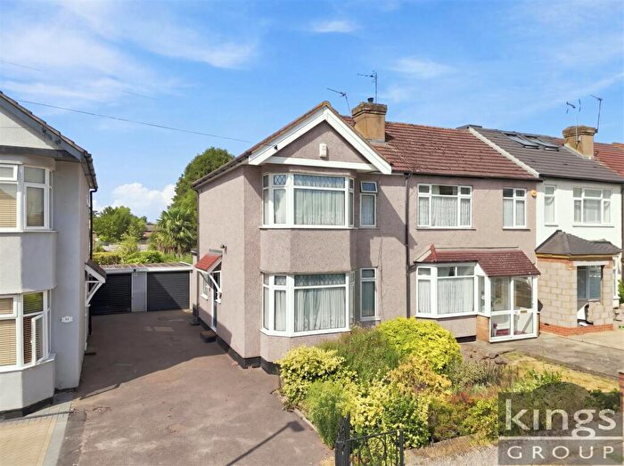 3 Bedroom End Of Terrace House For Sale In Boleyn Avenue, Enfield, EN1