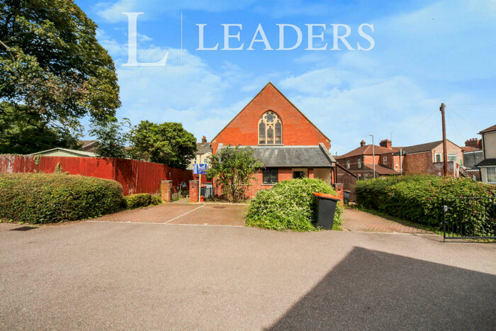 1 Bedroom Property To Rent In Waterlow Chapel -, LU6