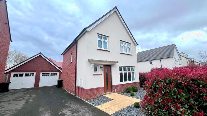 3 Bedroom Detached House To Rent In Homington Avenue, Swindon, SN3