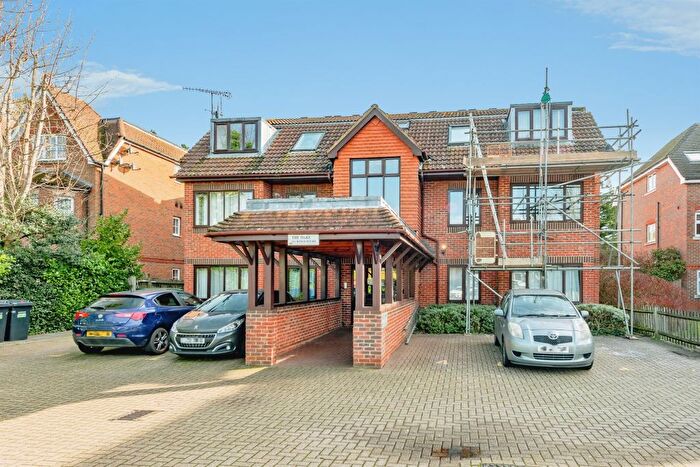 1 Bedroom Flat For Sale In Bonehurst Road, Horley, RH6