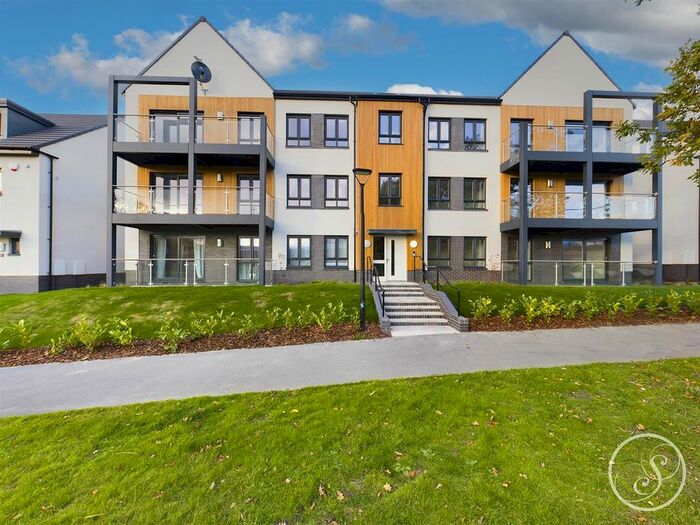 2 Bedroom Flat For Sale In Harewood Croft, Thorpe Park, Leeds, LS15