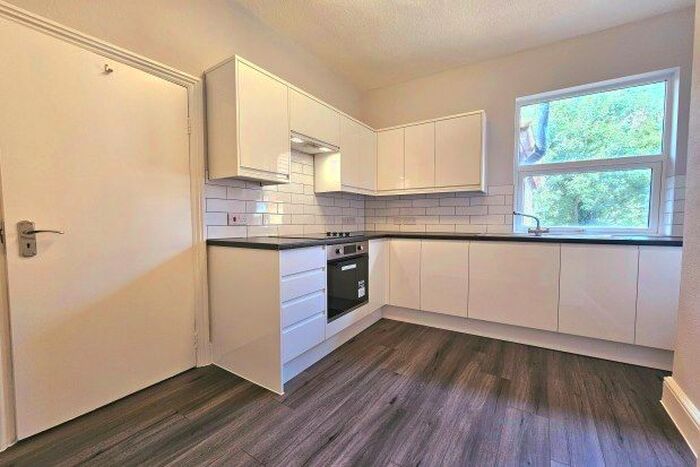 1 Bedroom Flat To Rent In College Road, Bromley, BR1
