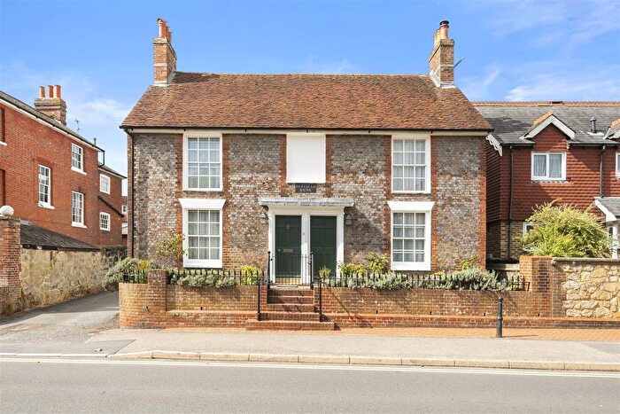 4 Bedroom Property For Sale In High Street, Uckfield, TN22