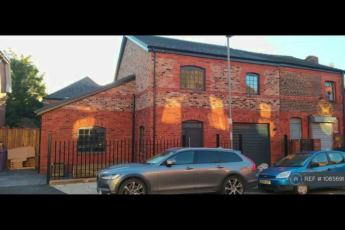 3 Bedroom Semi-Detached House To Rent In Lidderdale Road, Liverpool, L15