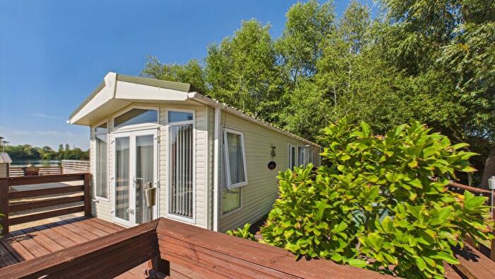 2 Bedroom Park Home For Sale In East Bank, Barholm Road, Tallington, PE9