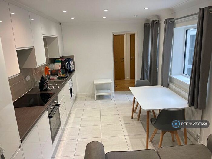 2 Bedroom Flat To Rent In Brecknock Road Camden, London, N7