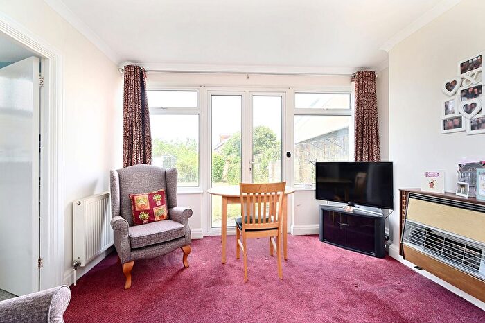 3 Bedroom Semi-Detached House For Sale In Victoria Road, Shoreham, West Sussex, BN43