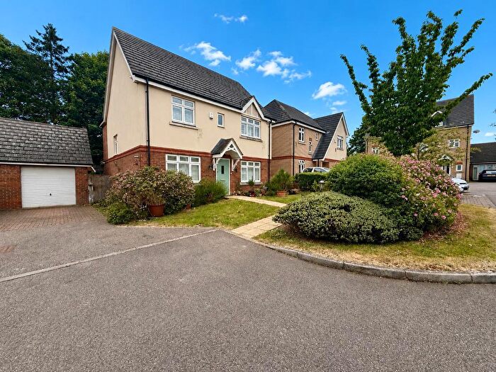 4 Bedroom Detached House For Sale In Oakley Gardens, Challney, Luton, Bedfordshire, LU4