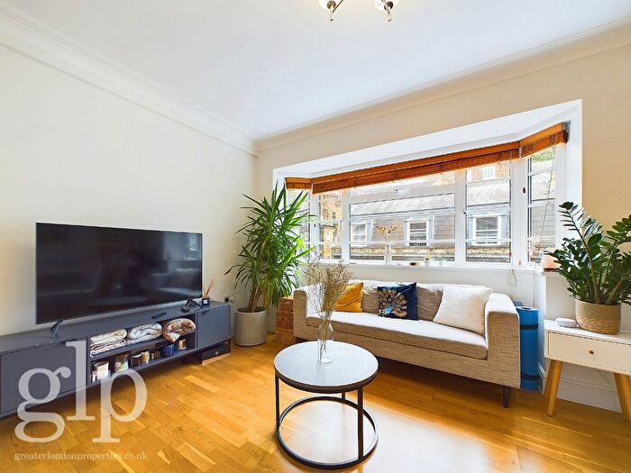 1 Bedroom Flat To Rent In Gower Mews, London, Greater London, WC1E