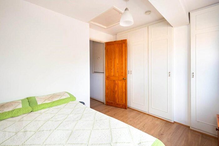 1 Bedroom Flat To Rent In Whiteadder Way, London, E14