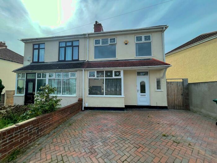 4 Bedroom Semi-Detached House To Rent In Oakley Road, Horfield, Bristol, BS7