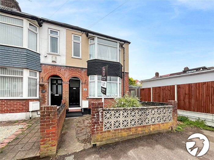 3 Bedroom Detached House To Rent In Broadway, Gillingham, Kent, ME8