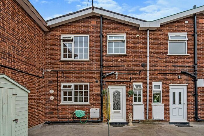 3 Bedroom Maisonette For Sale In Albion Parade, Wall Heath, Kingswinford, DY6