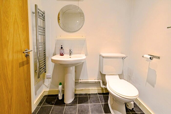 2 Bedroom Apartment For Sale In Marsden Road, Bolton, BL1 - Photo 10