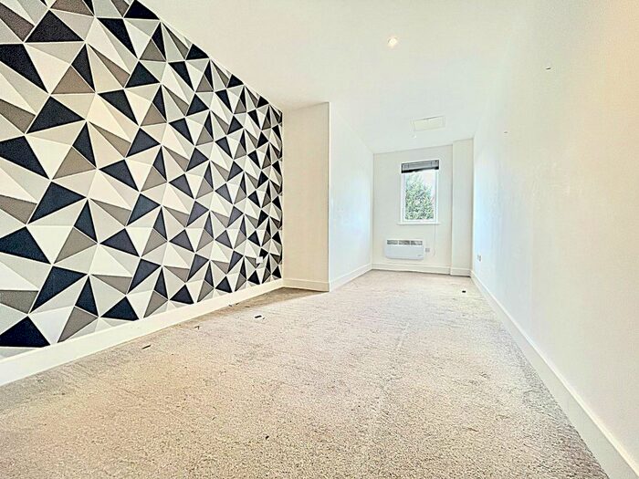 2 Bedroom Flat To Rent In Meridian House, Bedford, MK42