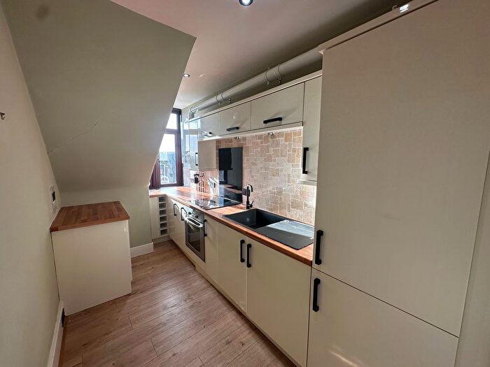 2 Bedroom Flat To Rent In Broomhill Road, Aberdeen, AB10